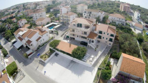 Гостиница Apartments Fumija  Трогир